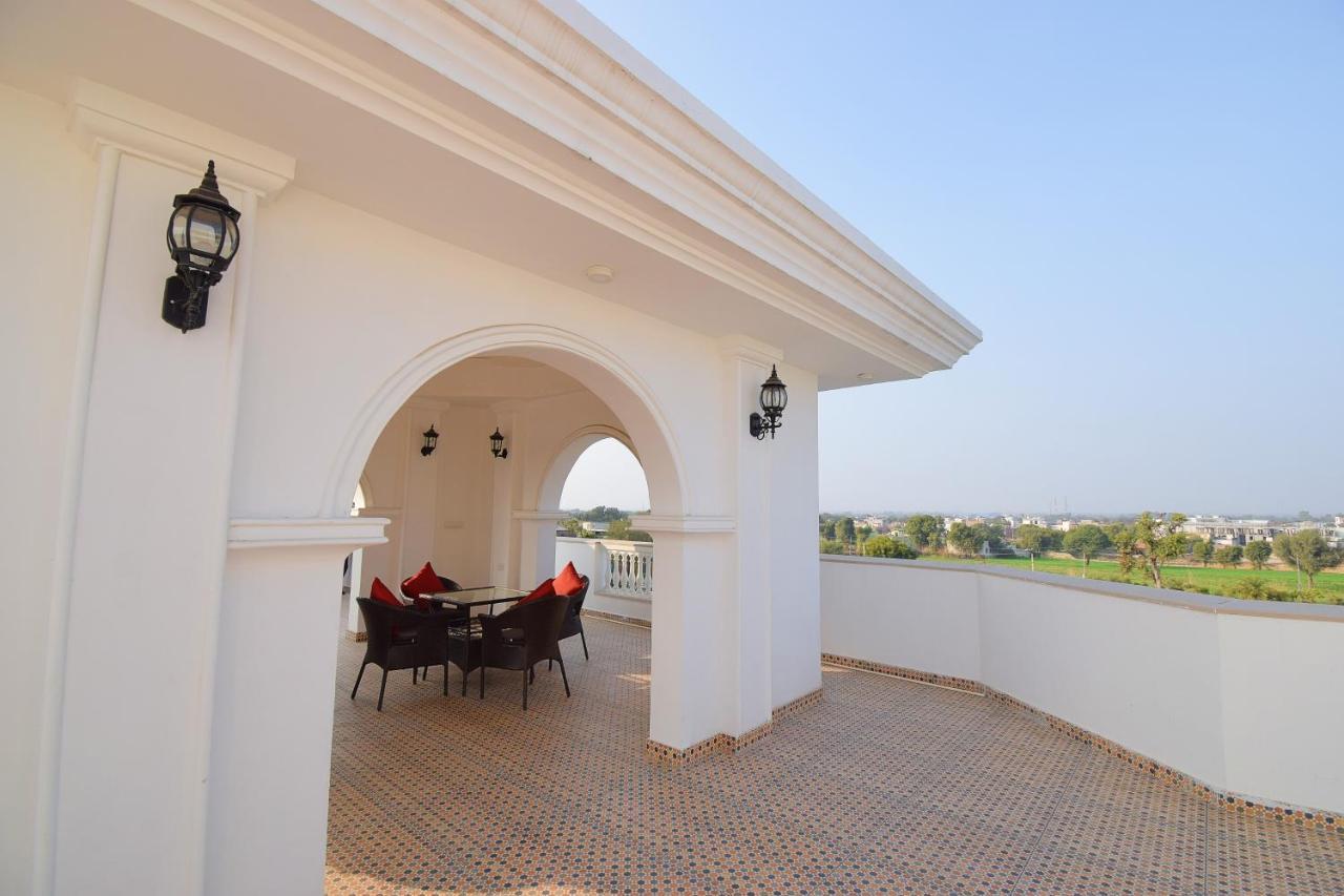 Umaid Farm Resort- A Legancy Vintage Stay In Jaipur Exteriör bild